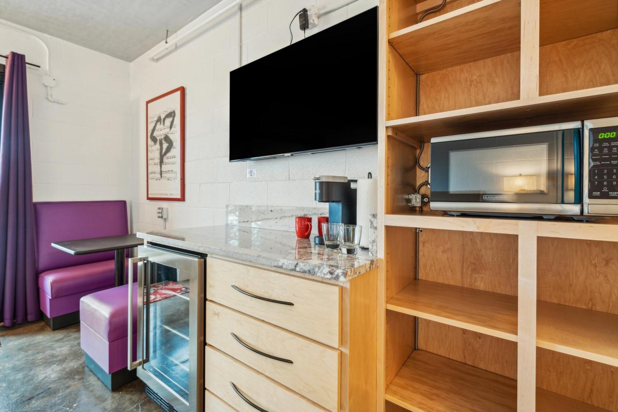 Boutique Vera Hotel In The Heart Of Фоли Бийч Екстериор снимка
