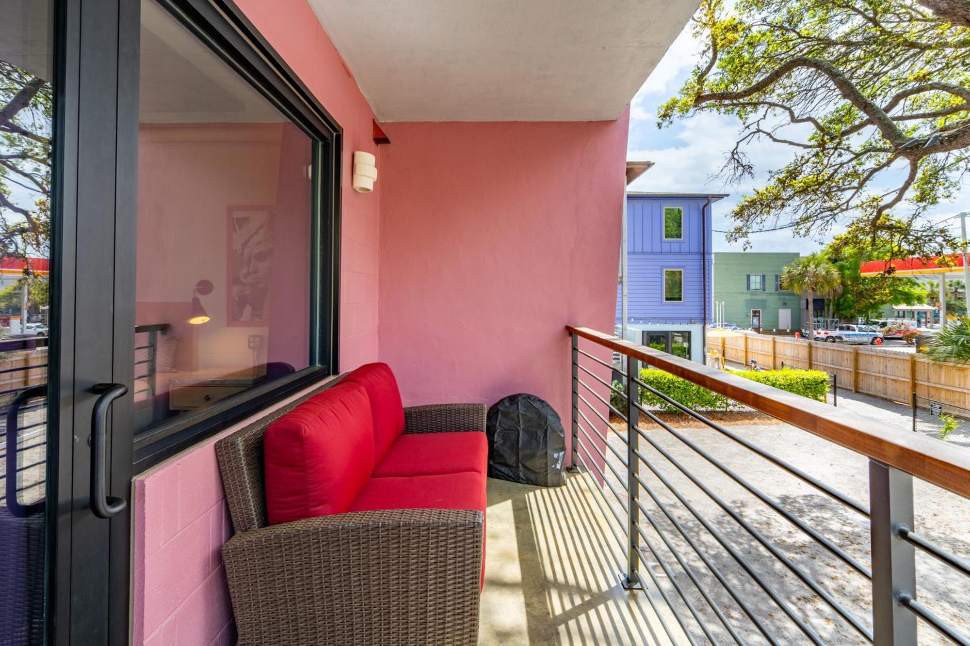 Boutique Vera Hotel In The Heart Of Фоли Бийч Екстериор снимка