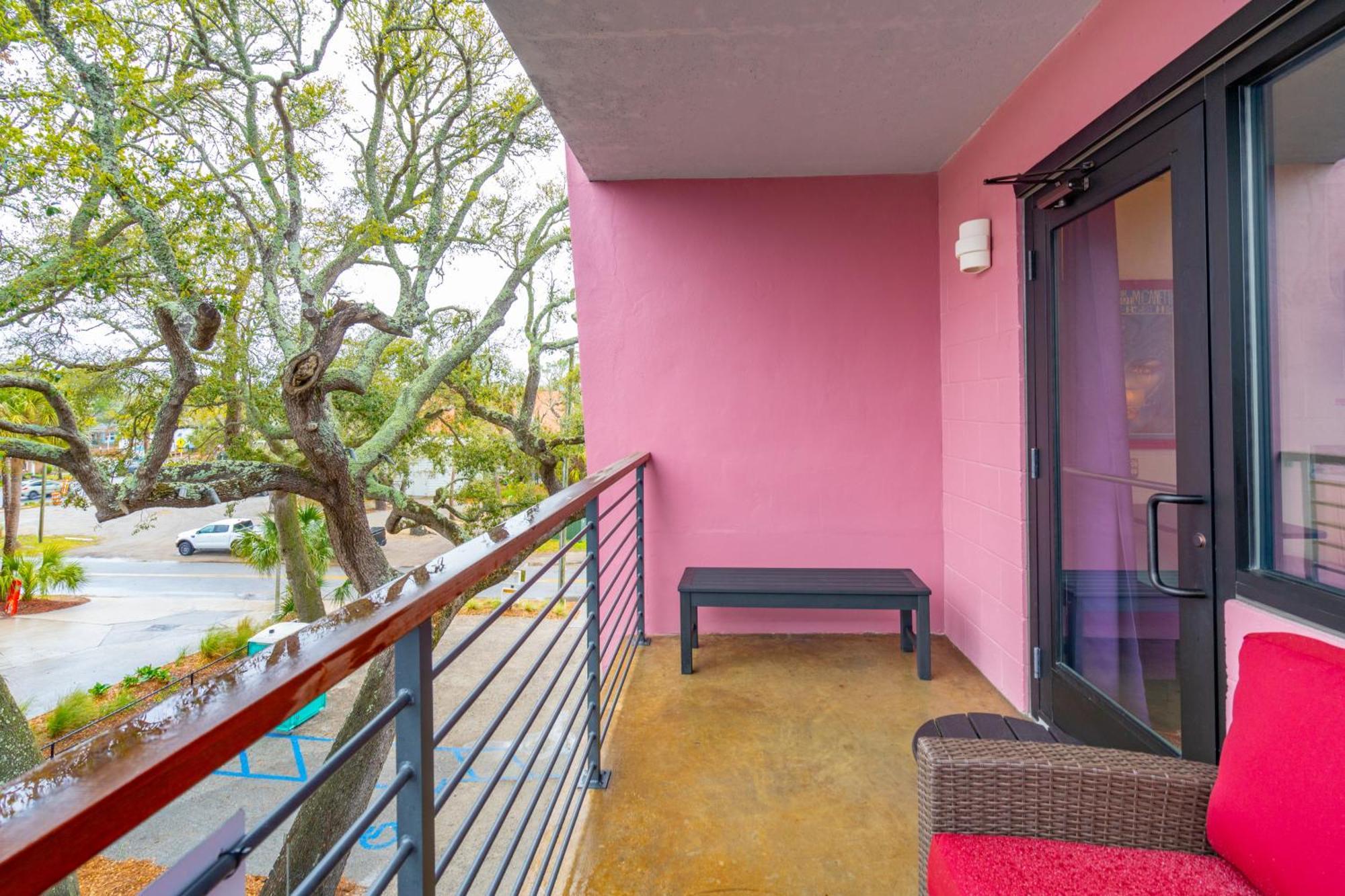 Boutique Vera Hotel In The Heart Of Фоли Бийч Екстериор снимка